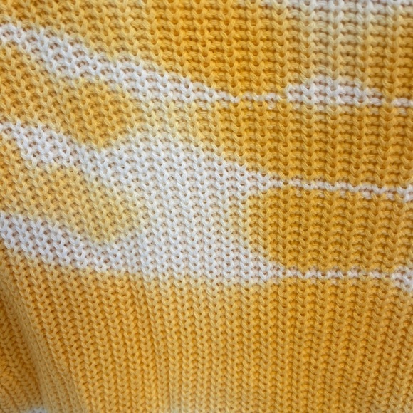 Women’s tie dyed sweater crewneck. Yellow-white. Size L. Thumb holes!! Cute! - Picture 2 of 6